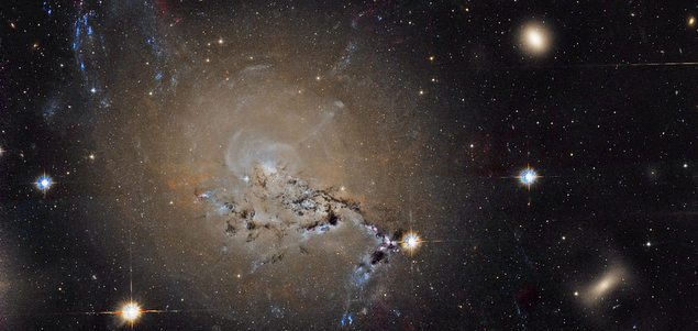NGC 1275, galaxie très active