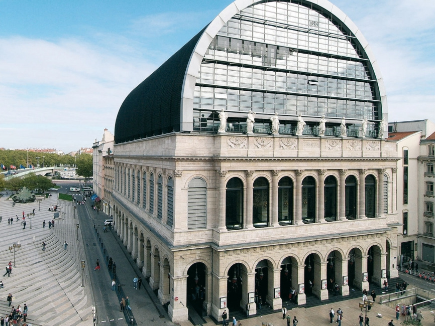 Opéra de Lyon : l'ancien directeur dépensier et les tutelles absentes
